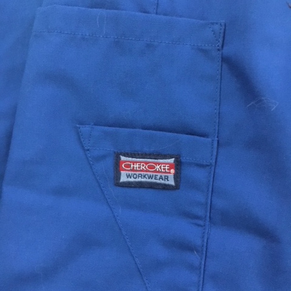 Scrubs - Picture 2 of 3